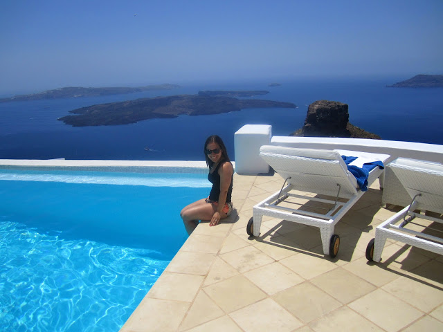 infinity pool santorini