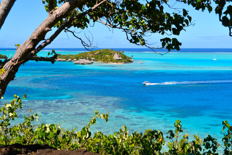 30 photos to inspire you to visit Bora Bora! | www.apassionandapassport.com