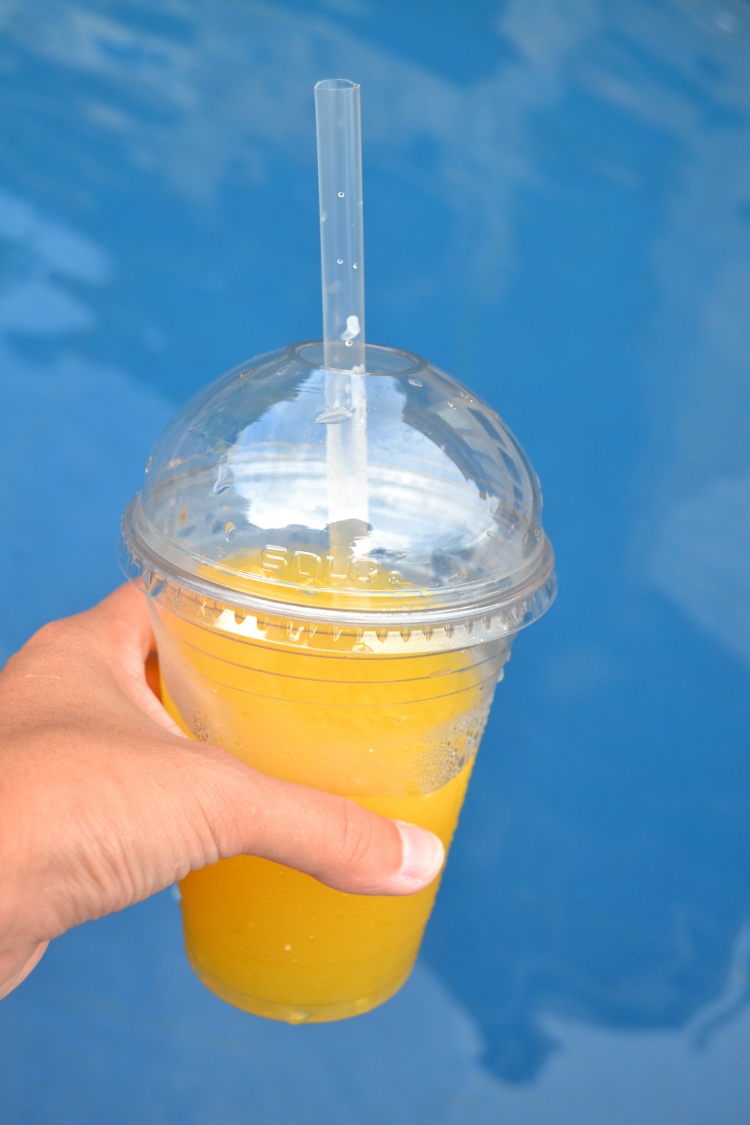 smoothie at pool guatemala