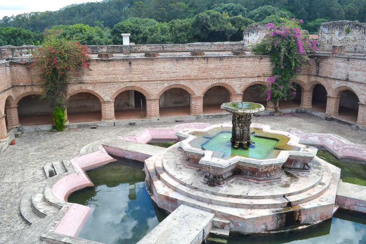 45 Photos of Antigua, Guatemala >> a city you don't want to miss in Guatemala | www.apassionandapassport.com