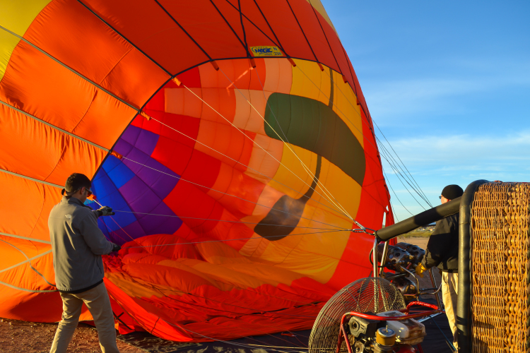 Hot Air Balloon Ride in Scottsdale, Arizona >> what you need to know before you take off (PHOTOS) | www.apassionandapassport.com