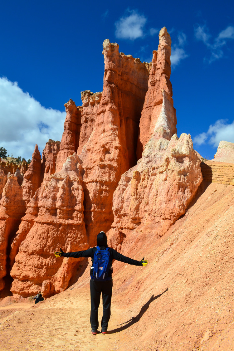 Hiking to the Hoodoos in Bryce Canyon National Park | www.apassionandapassport.com