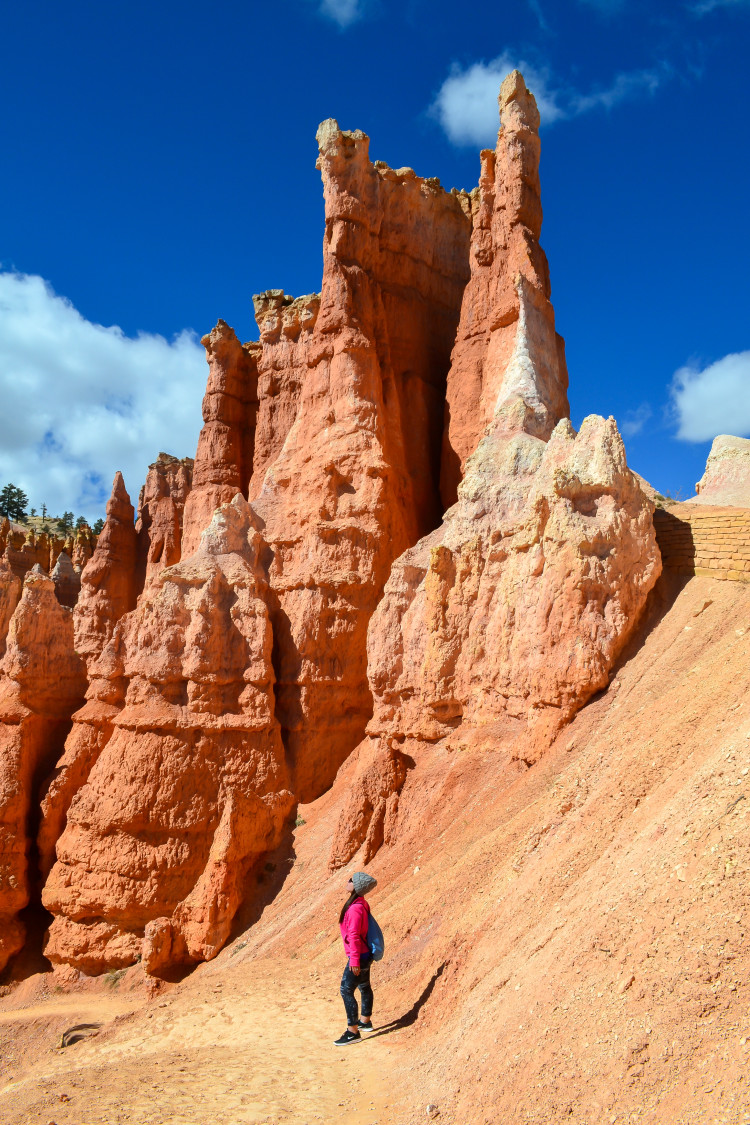 Hiking to the Hoodoos in Bryce Canyon National Park | www.apassionandapassport.com