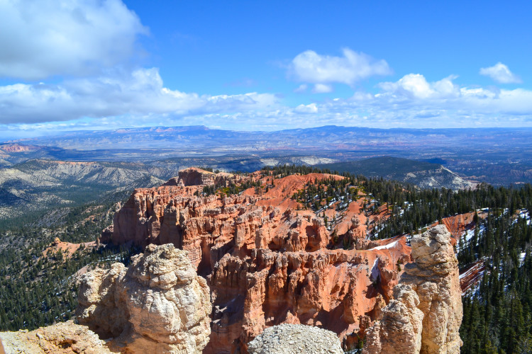 Bryce Canyon National Park in ONE day! You really can do a lot! // www.apassionandapassport.com