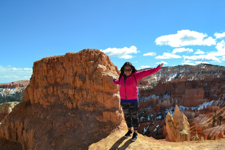 Hiking to the Hoodoos in Bryce Canyon National Park | www.apassionandapassport.com