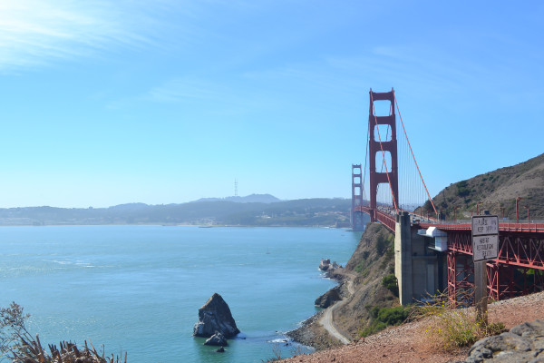 Best Places to See (and Photograph) the Golden Gate Bridge >> a MUST do when visiting San Francisco! | www.apassionandapassport.com
