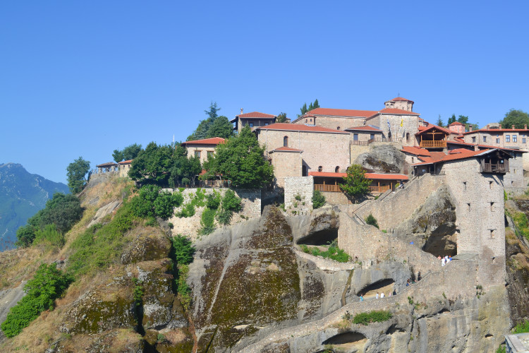 One day in Meteora Greece >> how to make the most of it!