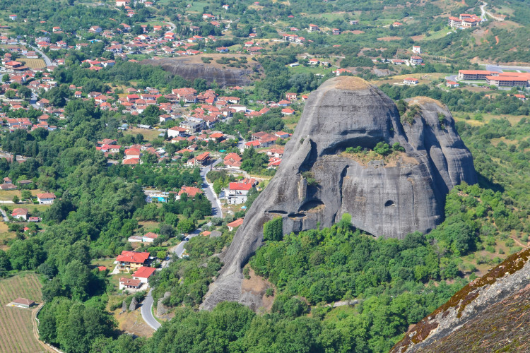 One day in Meteora Greece >> how to make the most of it!