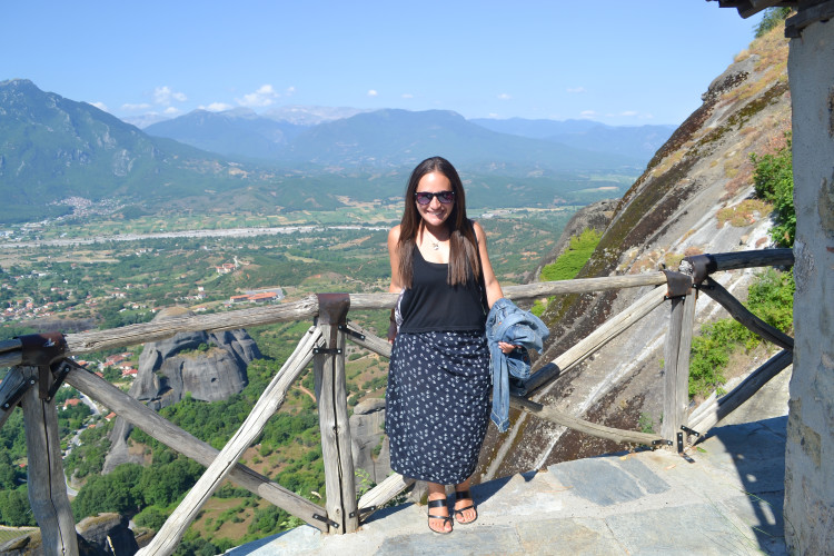 One day in Meteora Greece >> how to make the most of it!