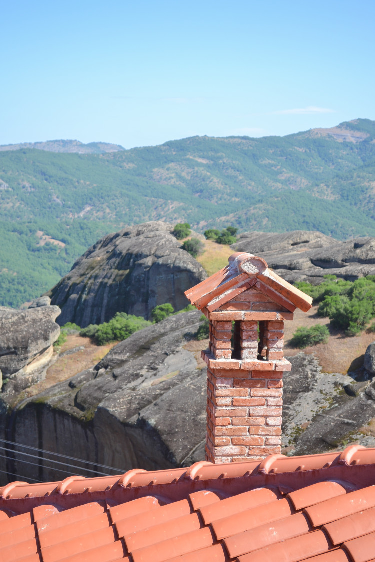 One day in Meteora Greece >> how to make the most of it!