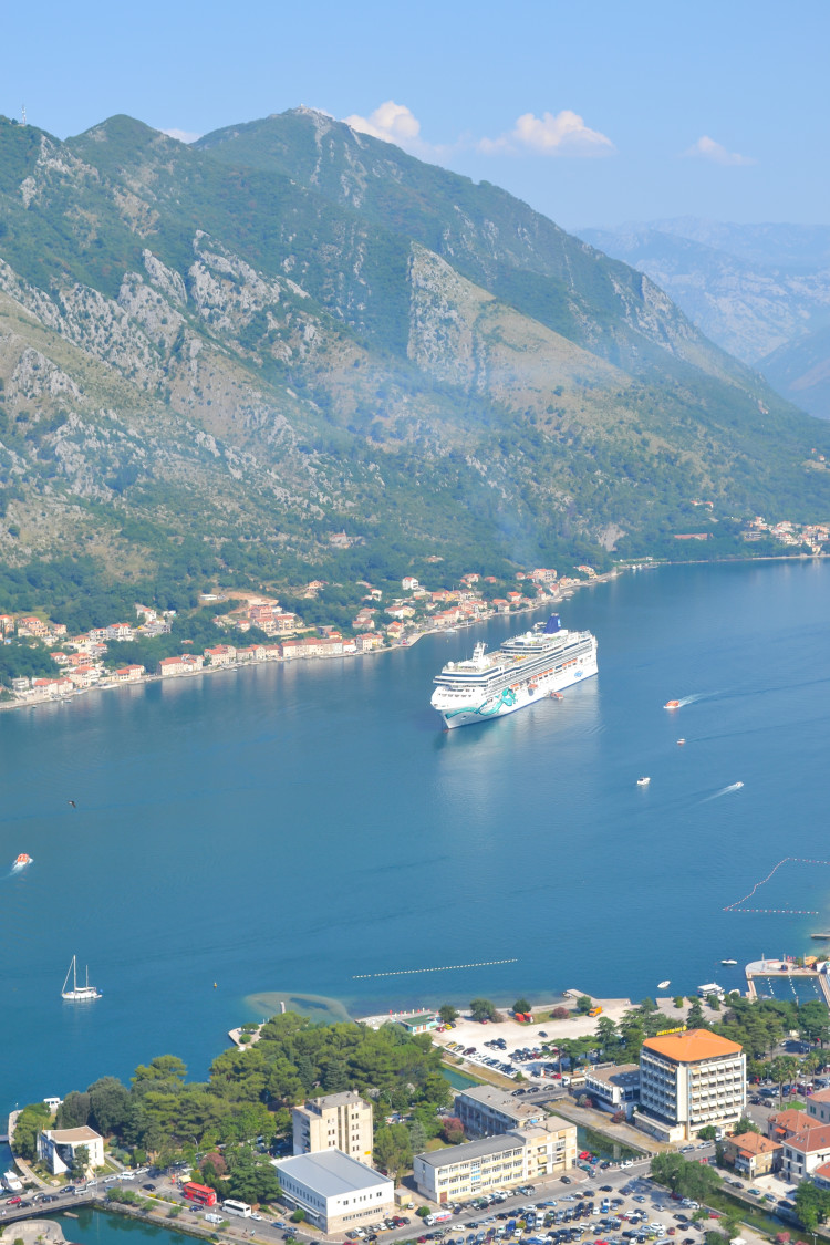 One Day in Kotor Montenegro >> where to get the best views and an itinerary on how to make the most of your day!