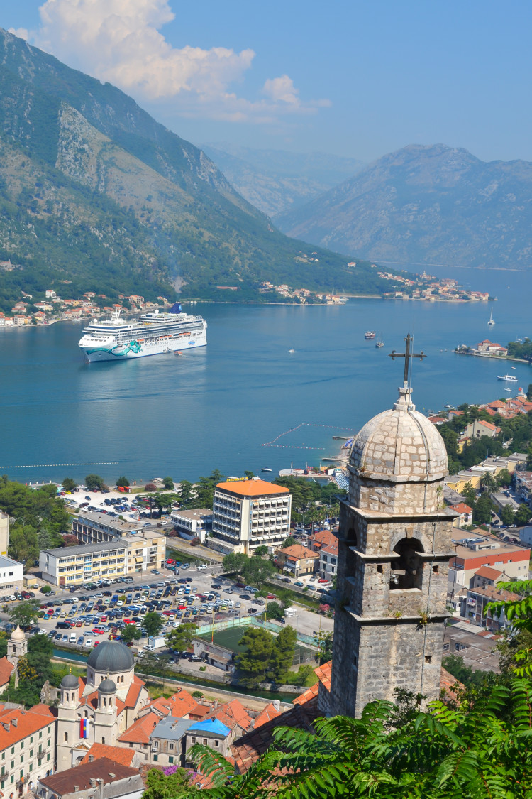 One Day in Kotor Montenegro >> where to get the best views and an itinerary on how to make the most of your day!