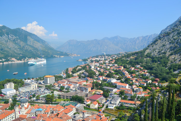 One Day in Kotor Montenegro >> where to get the best views and an itinerary on how to make the most of your day!