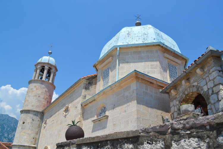 One Day in Kotor Montenegro >> where to get the best views and an itinerary on how to make the most of your day!