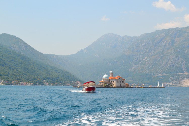 One Day in Kotor Montenegro >> where to get the best views and an itinerary on how to make the most of your day!