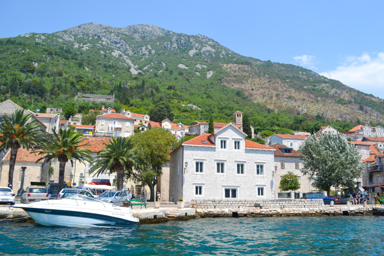 One Day in Kotor Montenegro >> where to get the best views and an itinerary on how to make the most of your day!