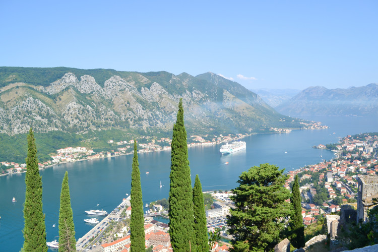 One Day in Kotor Montenegro >> where to get the best views and an itinerary on how to make the most of your day!