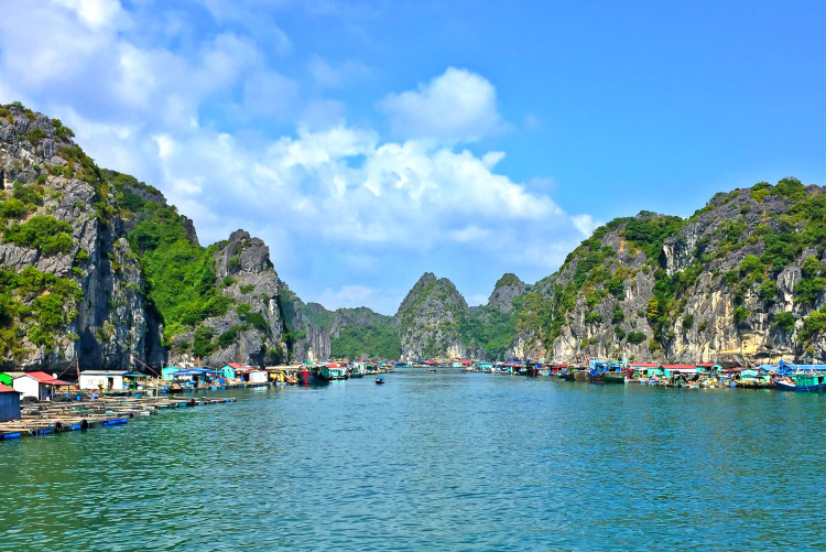 Vietnam on your bucket list? It's definitely on mine after reading this article! I swear this is the absolute BEST itinerary for two weeks in Vietnam! 