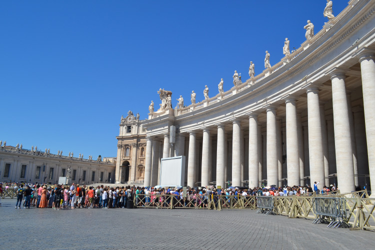 Three days in Rome is the perfect amount of time for site seeing, lots of eating, and city strolling. Check out what to do in Rome in three days, what to eat, and where to sleep.