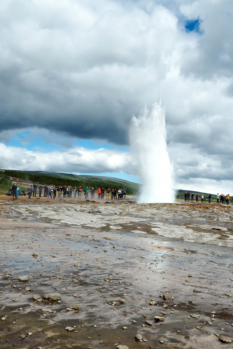 Stops on the Golden Circle in Iceland - the day tour you don't want to miss from Reykjavik. Definitely should be on your Iceland bucket list! So many gorgeous stops!