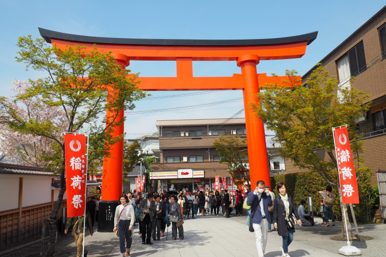 The Amazing City in Japan, Kyoto Photography Coffee Table Book for All:  Beautiful Pictures for Relaxing & Meditation, for Travel & Landscape  Lovers.