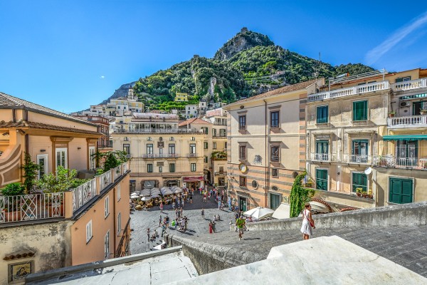 Looking for the best day trips from Naples?! Click through to learn all about the colorful towns and intriguing ruins you can see in just one day from Naples, Italy!