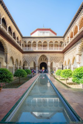 Heading to Spain and Portugal soon? Looking for the perfect two week Spain and Portugal itinerary! Check out this extremely detailed resource with everything you need to plan your trip! Optional Morocco add-on's as well!