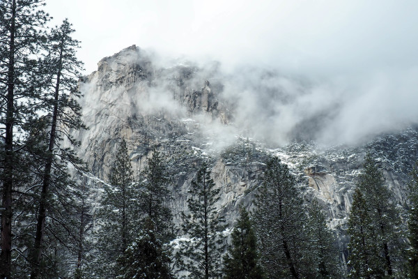 Come read about all the best things to do in Yosemite in the winter; plenty of spectacular photo stops and short wintery hikes included! Psst: Yosemite in March was absolutely stunning!