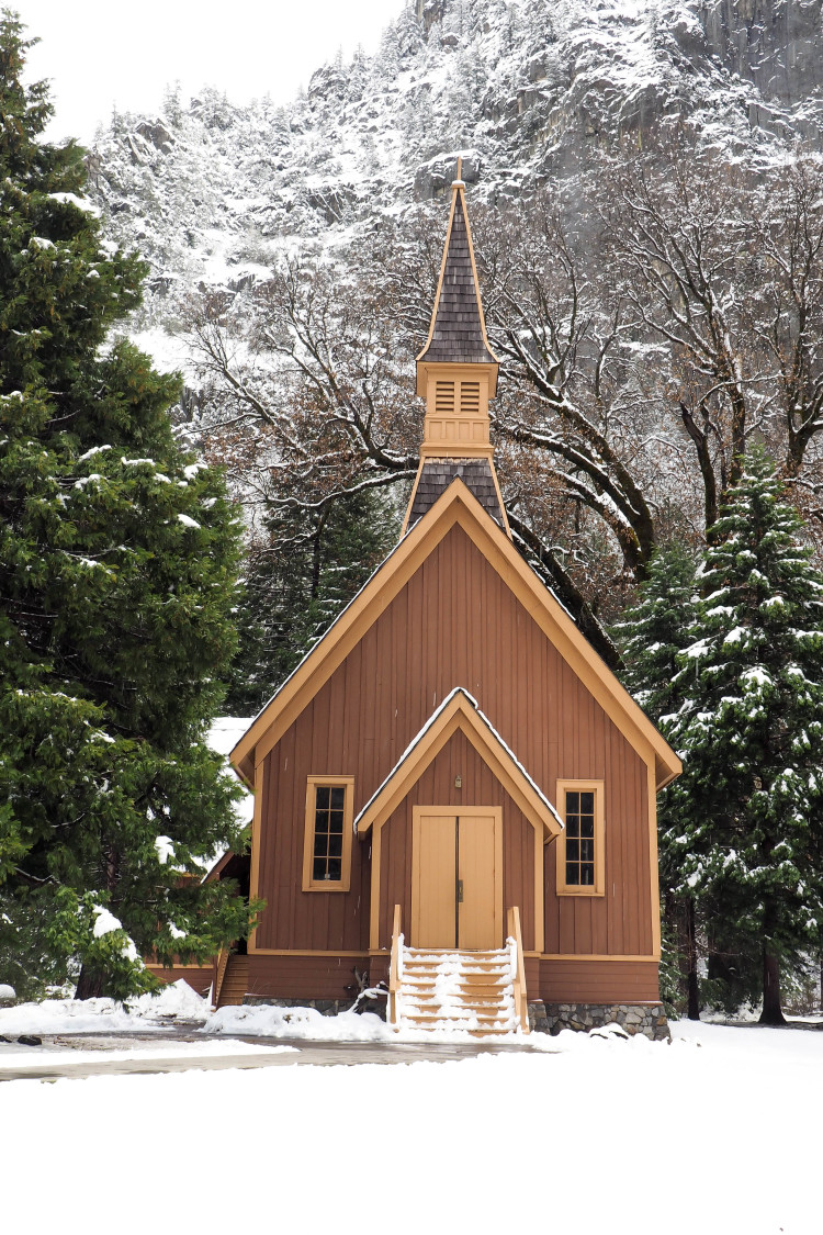 Come read about all the best things to do in Yosemite in the winter; plenty of spectacular photo stops and short wintery hikes included! Psst: Yosemite in March was absolutely stunning!