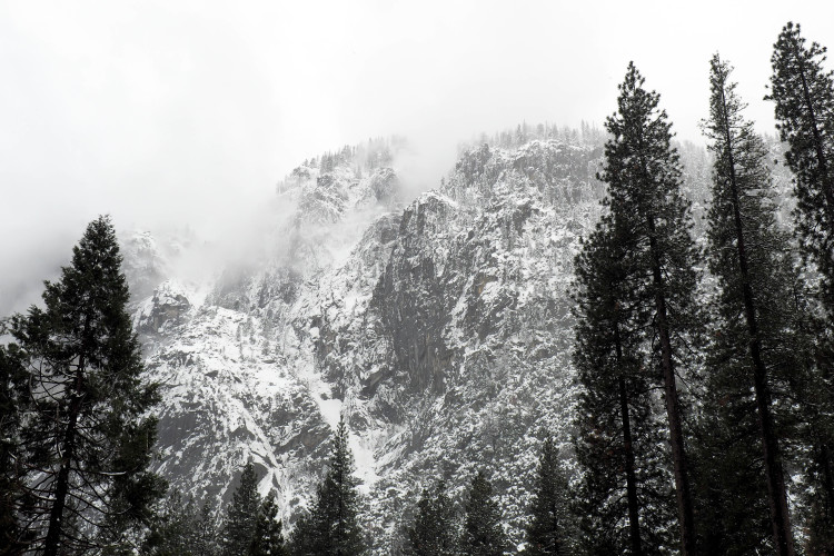 Come read about all the best things to do in Yosemite in the winter; plenty of spectacular photo stops and short wintery hikes included! Psst: Yosemite in March was absolutely stunning!