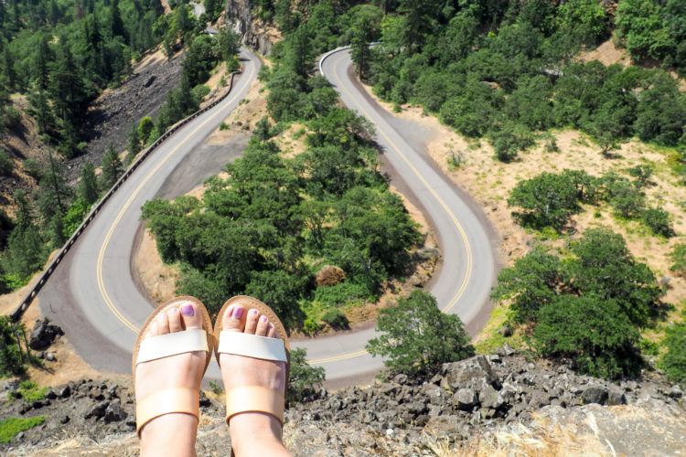 Planning a trip to Oregon in the near future? Check out this Portland itinerary, full of great foodie spots, waterfall hikes, and vista points! See all the highlights in 3 days in Portland!