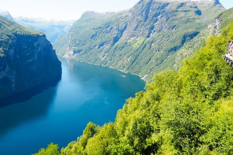 Norway Road Trip Itinerary: All the stops you'll want to make if you've got 10 days in Norway!