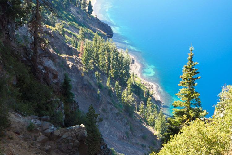 Heading to Oregon and wondering what all the things to do in Crater Lake are?! Click through for the best hikes, best viewpoints, where to stay, and what to eat - exactly what you need to plan your own visit to Crater Lake!