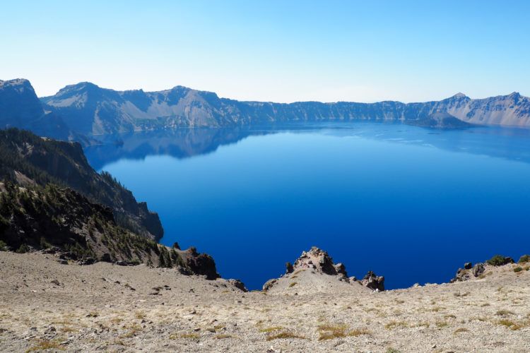 Heading to Oregon and wondering what all the things to do in Crater Lake are?! Click through for the best hikes, best viewpoints, where to stay, and what to eat - exactly what you need to plan your own visit to Crater Lake!