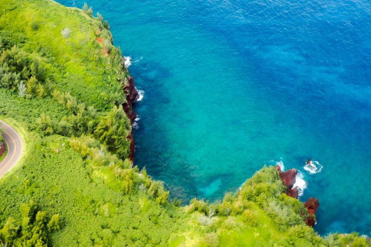 Headed to Hawaii and looking for the best Maui helicopter tour? From rushing waterfalls and cascading cliffs to misty mountains and turquoise waters, nothing beats a morning soaring over Maui.