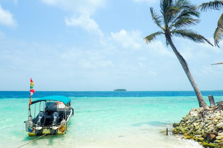 Thinking about adding a few days in the San Blas Islands to your Panama trip? Good choice- you’ll be rewarded with forests of coconut palms, luminous aquamarine waters, remote Caribbean islands, and seafood meals consisting of the freshest fish possible.