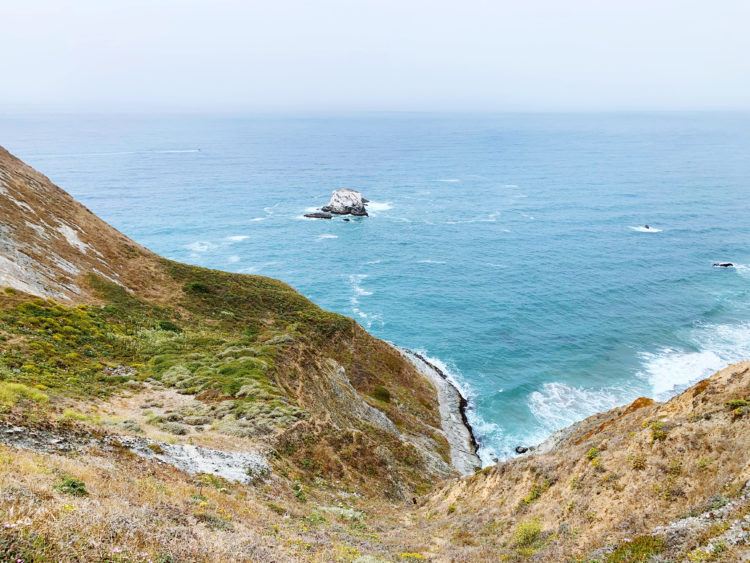 Looking for the best hikes in Pacifica, California? Look no further! I've rounded up my favorite Pacifica hiking trails with panoramic coastal views!