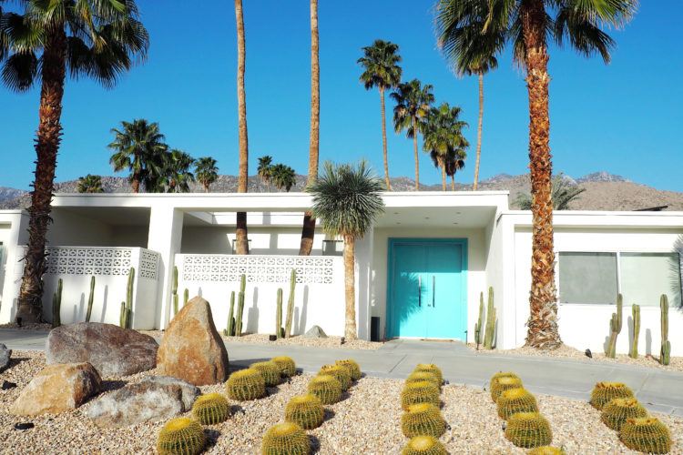 Headed to the desert? You need to add a Palm Springs door tour to your itinerary! I’ve included all my favorites here -- including the famous Palm Springs pink door!