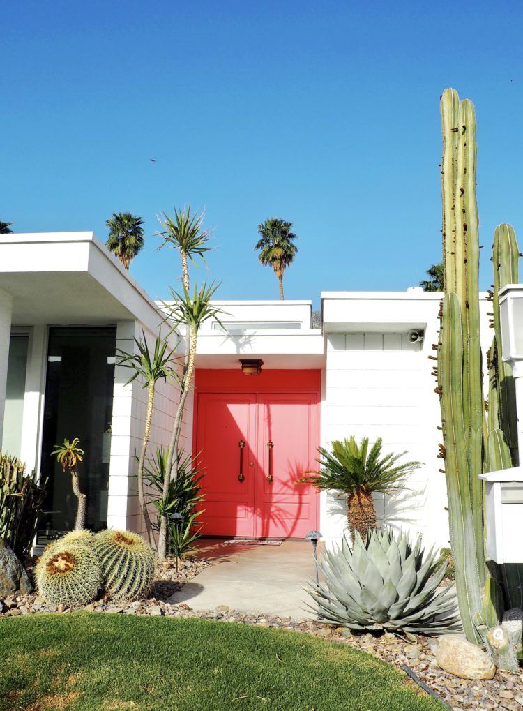 Headed to the desert? You need to add a Palm Springs door tour to your itinerary! I’ve included all my favorites here -- including the famous Palm Springs pink door!