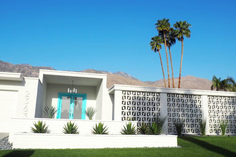 Headed to the desert? You need to add a Palm Springs door tour to your itinerary! I’ve included all my favorites here -- including the famous Palm Springs pink door!