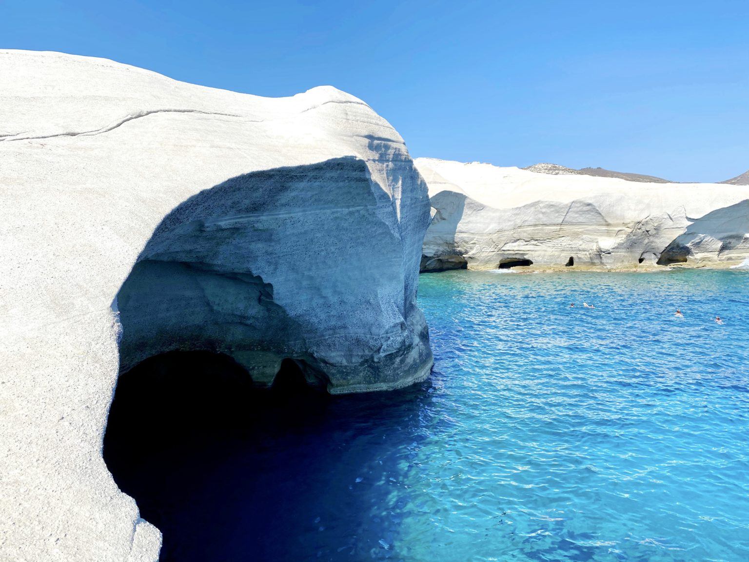 everything-you-need-to-know-about-sarakiniko-beach-in-milos-greece
