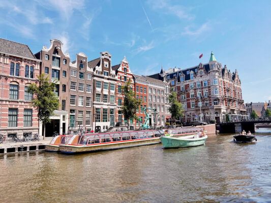 One day in Amsterdam itinerary canal cruise