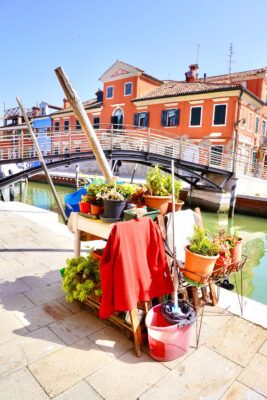 Day trip from Venice to Burano: The Most Colorful Town in Italy