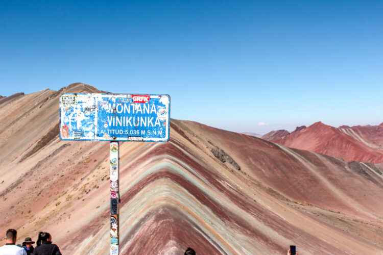 rainbow mountain peru