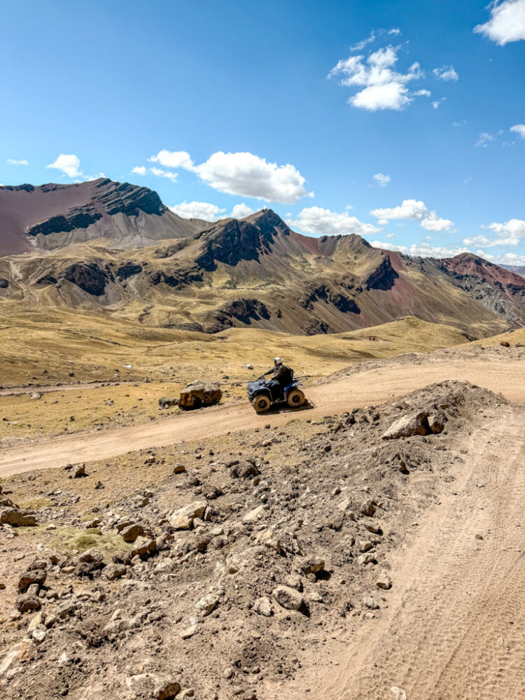 rainbow mountain peru